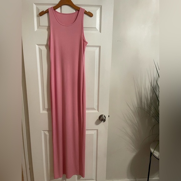 Dresses & Skirts - Elegant Pink Sleeveless Maxi Dress